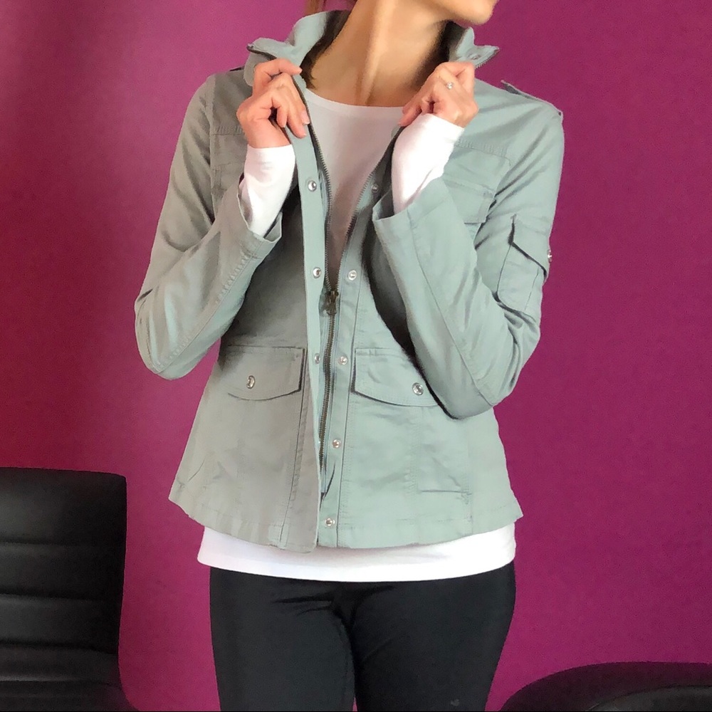 Kensie Jeans sage green lightweight jacket